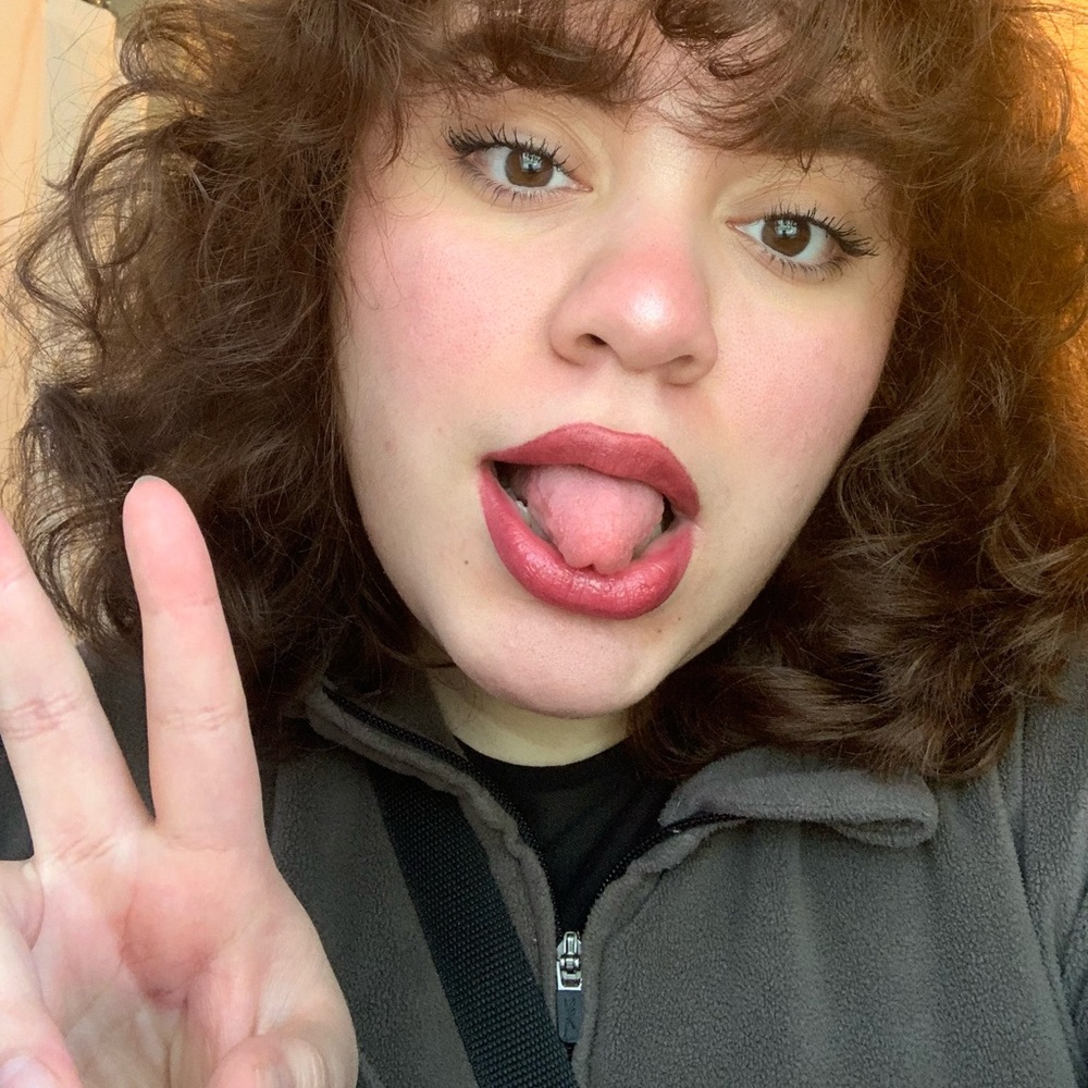 Meet your Posher, Daniella